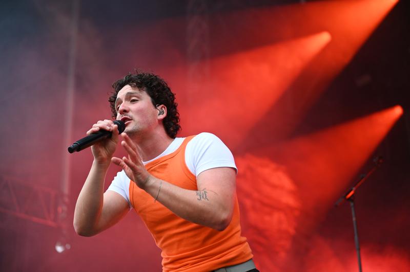 Provinz-Frontmann Vincent Waizenegger überzeugte seine Fans im Stadionpark.