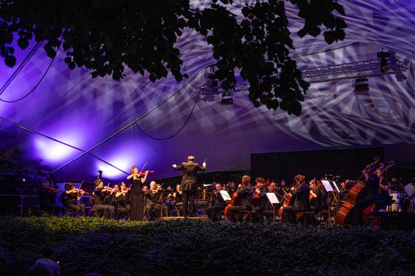 Der Musiksommer im Serenadenhof bietet klassische Konzerte unter freiem Himmel
