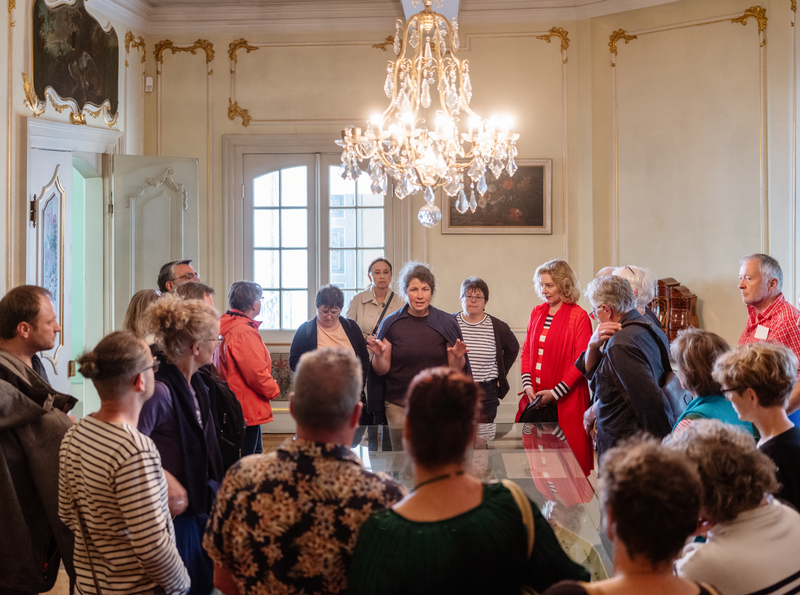 Im Schloss Molsdorf wird zu Führungen und Konzerten geladen