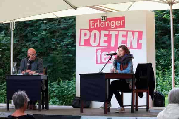 Rückblick auf 2021: Nadine Schneider, Lesung und Gespräch mit Hajo Steinert im Skulpturengarten Heinrich Kirchner am Burgberg