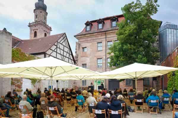 Rückblick auf 2021: Antje Rávik Strubel, Lesung und Gespräch mit Maike Albath Stadtmuseum Innenhof