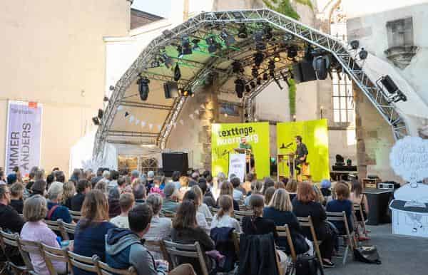 Eröffnungslesung der texttage.nuernberg in der Katharinenruine 2022 