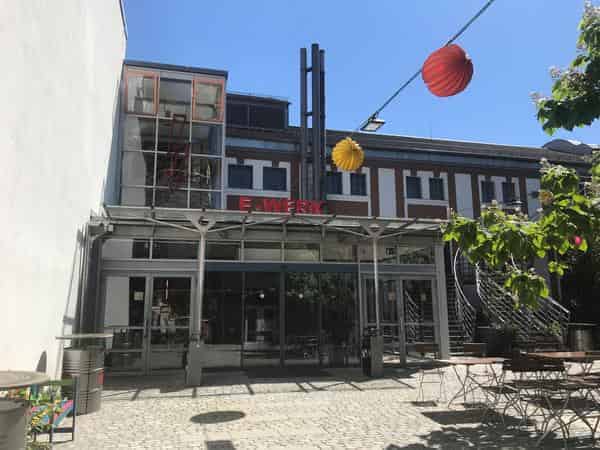 E-Werk, Garteingang