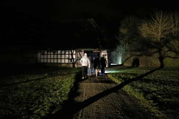 Szeneneindrücke des Winterwandeltheaters im Fränkischen Freilandmuseum Bad Windsheim