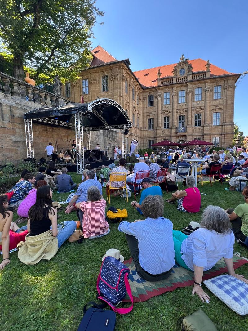 Sommerfest im Garten des Künstlerhauses