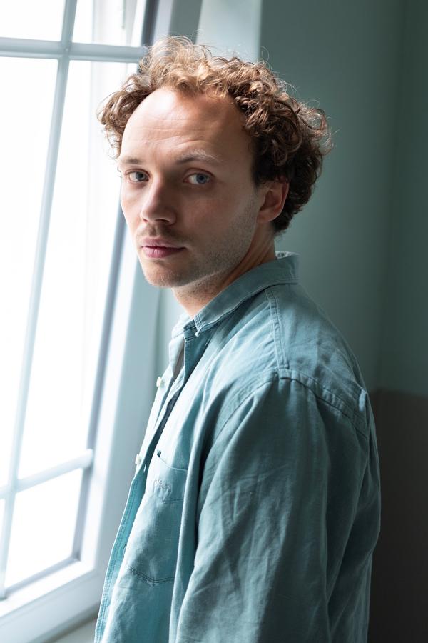 Unser Interviewpartner: Leon Tölle, Ensemblemitglied am ETA Hoffmann Theater Bamberg und Bayerischer Kunstförderpreisträger
