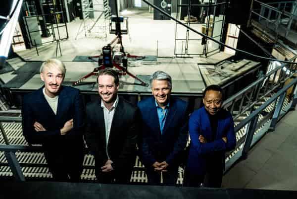 Die Direktoren des Landestheaters Coburg (v. l. n. r.): Neil Barry Moss (Operndirektor), Daniel Carter (Generalmusikdirektor), Matthias Straub (Schauspieldirektor), Mark McClain (Ballettdirektor)
