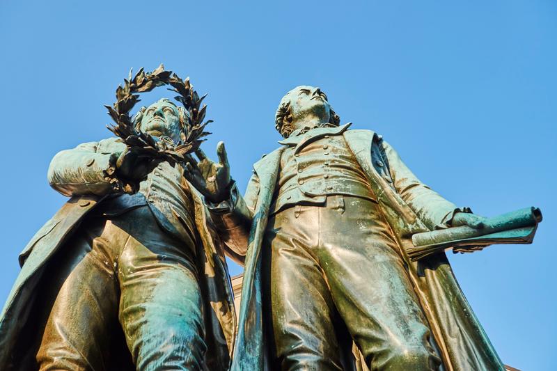 Das Goethe-Schiller-Denkmal in Weimar