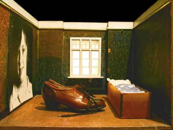 Ausstellung "SELBST" des BBK – Oberfranken in der Villa Dessauer, Kunstwerk: Nelly Schrott, Kinderzimmer