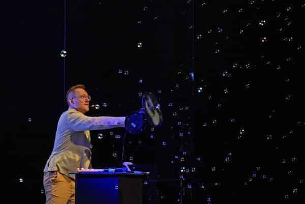 Hanke Brothers (David Hanke) - Das Musikstück "Air" mit visueller Untermalung