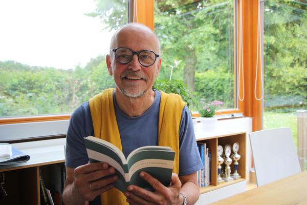 Der Autor Karl-Hans Graf liest am 21. März im Caritas Senioren- und Pflegeheim St. Martin aus „Spuren der Langsamkeit“