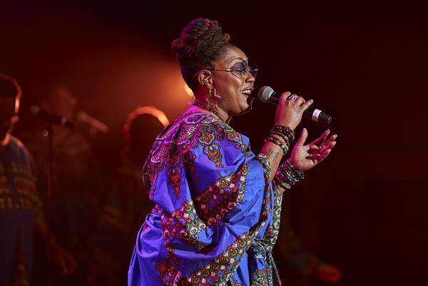 The Harlem Gospel Singers bieten eine groovige Mischung aus R&B, Funk und Soul 
