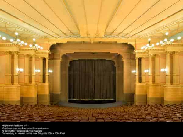 Zuschauerraum des Bayreuther Festspielhauses