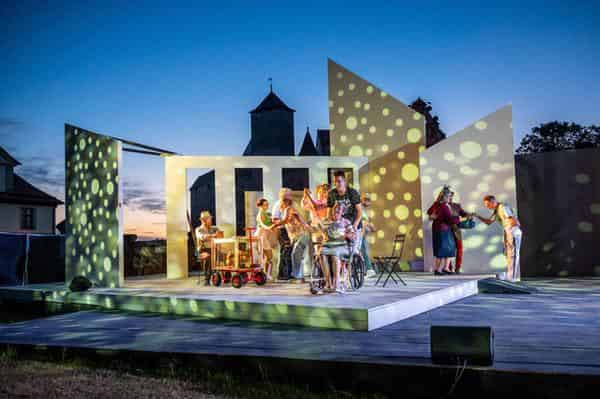 Die Cadolzburger Burgfestspiele laden in die Stadthalle Fürth ein