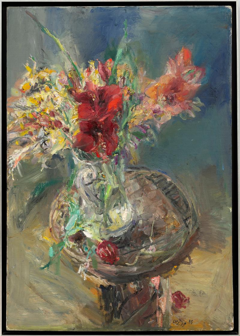 Geburtstagsblumen auf Schachtisch, 1985, Öl auf Leinwand, 120 x 84 cm, Privatbesitz