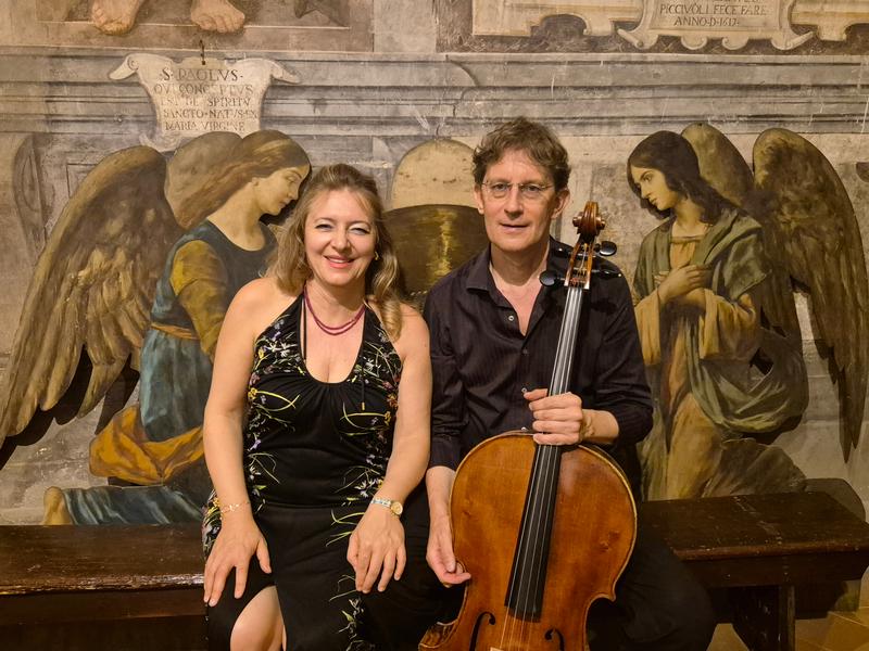 Helga Pisapia gibt zusammen mit Tullio Zorzet spanische und französische Impressionen an Klavier und Cello