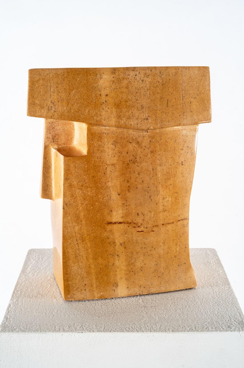 Herbert Albrecht Kopf, 2014, Indischer Sandstein, ca. 30,5 × 24 × 13,5 cm