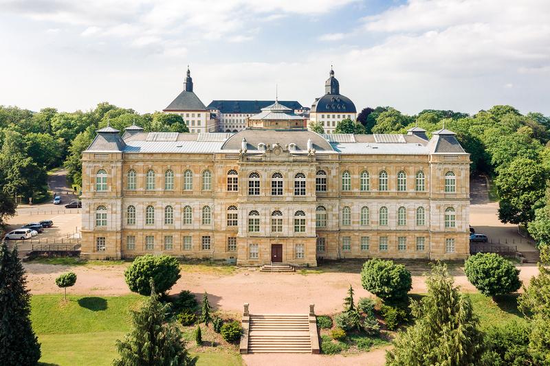 Herzogliches Museum Gotha (im Vordergrund) mit Schloss Friedenstein