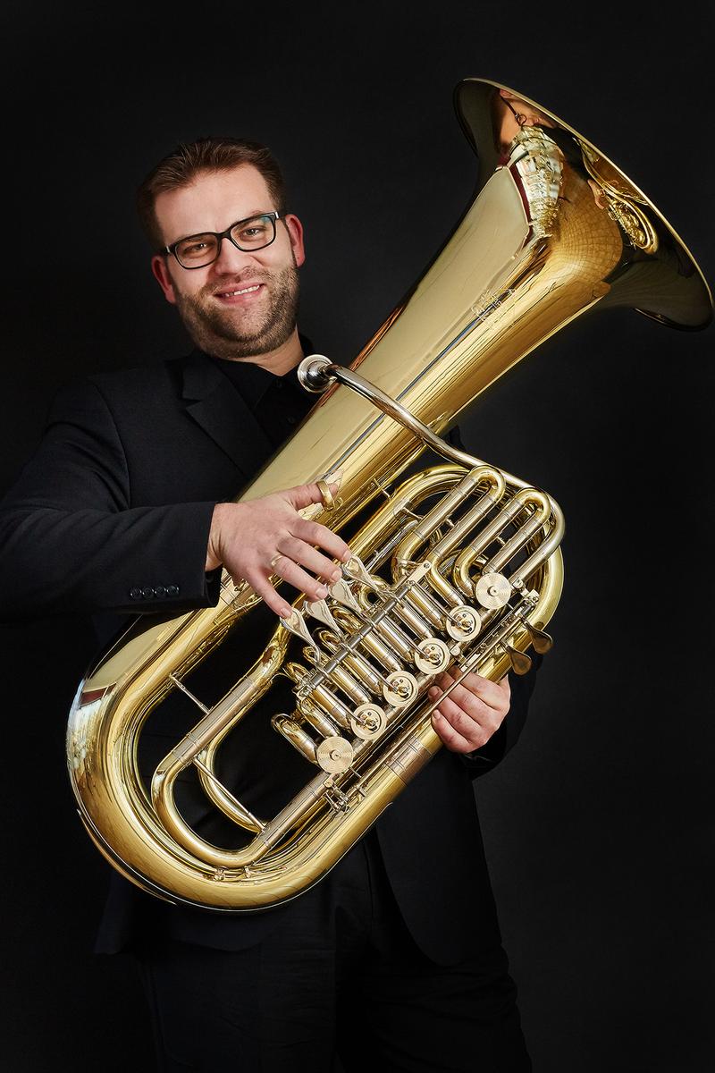 Das Kurskonzert von Dirk Hirthe, Tuba & Blechbläserkammermusik, findet am 29. Juli statt