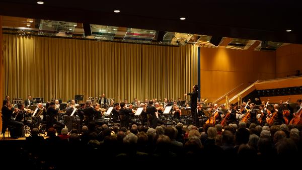 Die Hofer Symphoniker unter der Leitung von Martijn Dendievel