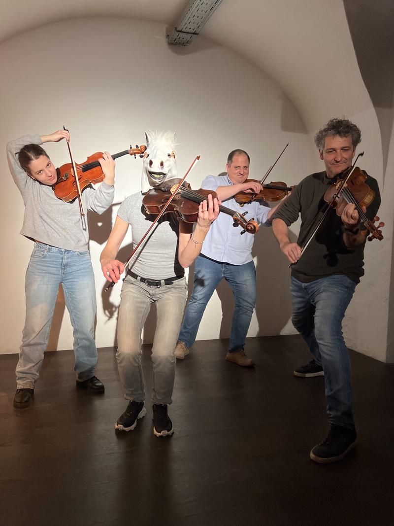 Im Theaterhaus Gerolzhofen heißt es im Mai „Witz und Virtuosität mit der Bratsche“