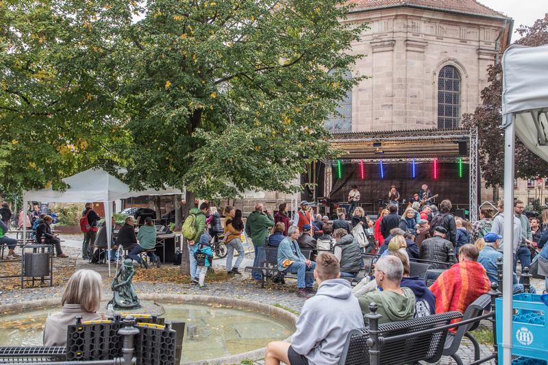 Straßenmusik bei Frei Bordsteinkante in Erlangen