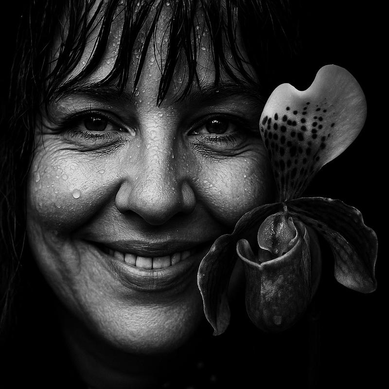Portrait mit Blume