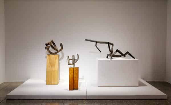 Ausstellungsansicht Anthony Caro und Eduardo Chillida im Museum Würth