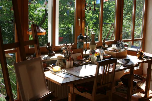 Ein sonniger Arbeitsplatz bei den Tagen des offenen Ateliers im Landkreis Roth