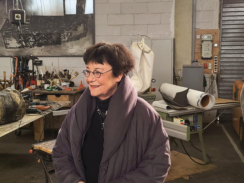Ingrid Hartlieb in ihrem Atelier in Haigerloch
