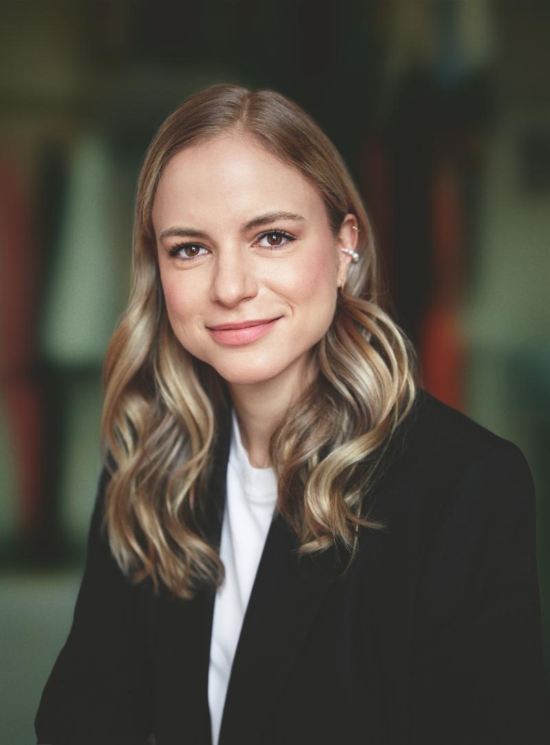 Julia Engelmann bringt ihren Roman „Himmel ohne Ende“ mit nach Fürth