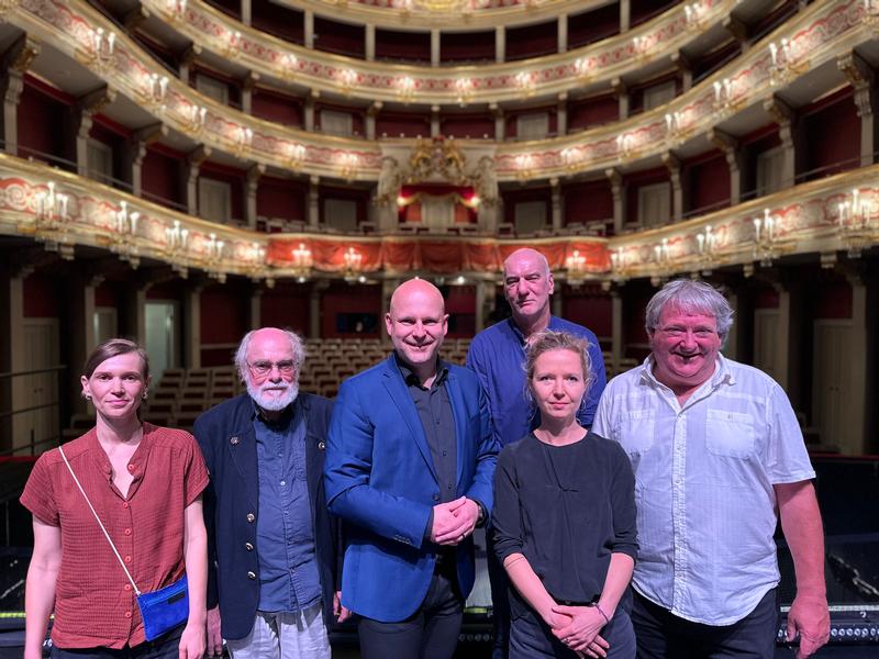 Die Jury der 40. Bayerischen Theatertage in Regensburg (Quelle: Theater Regensburg, Stina Walterbach) Die Jury der 40. Bayerischen Theatertage in Regensburg