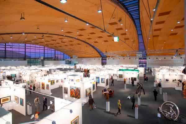 Blick in Halle 3 der art KARLSRUHE