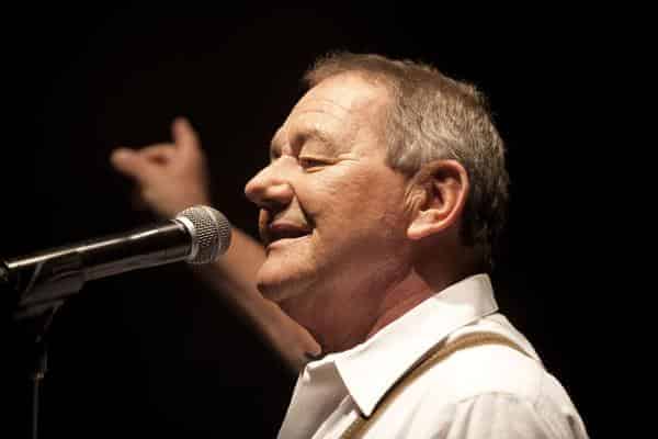 Wolfgang Ambros tritt auf dem Gut Wöllried in der Nähe von Würzburg auf