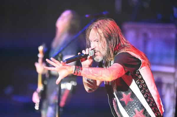 Joacim Cans, Frontmann der schwedischen Power-Metal-Band Hammerfall, hier in der Bamberger Brosearena