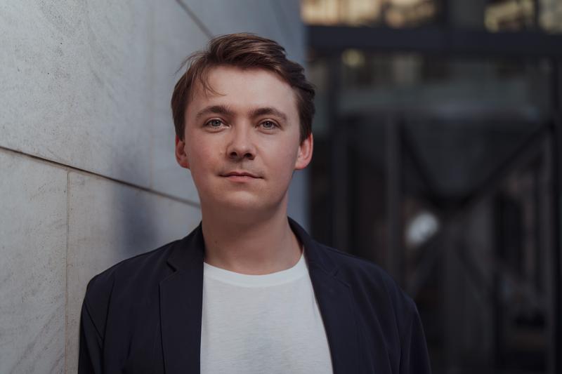 Konstantin Ingenpaß erzählt am 24. März die Geschichte von Victor Ullmann in Liedern