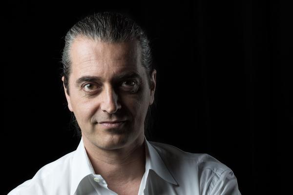 Der Kabarettist Hagen Rether ist mit seinem Programm „LIEBE“ auf Tour