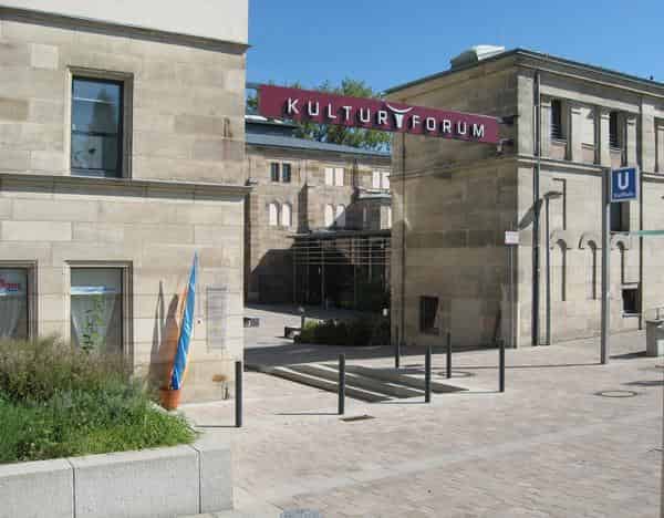 Der Eingang des Kulturforums Fürth