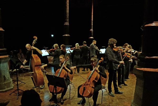 Das Orchester Ventuno beim Konzert am 27.10.2023 im KulturForum Fürth