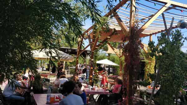 Biergarten des Nürnberger Z-Baus