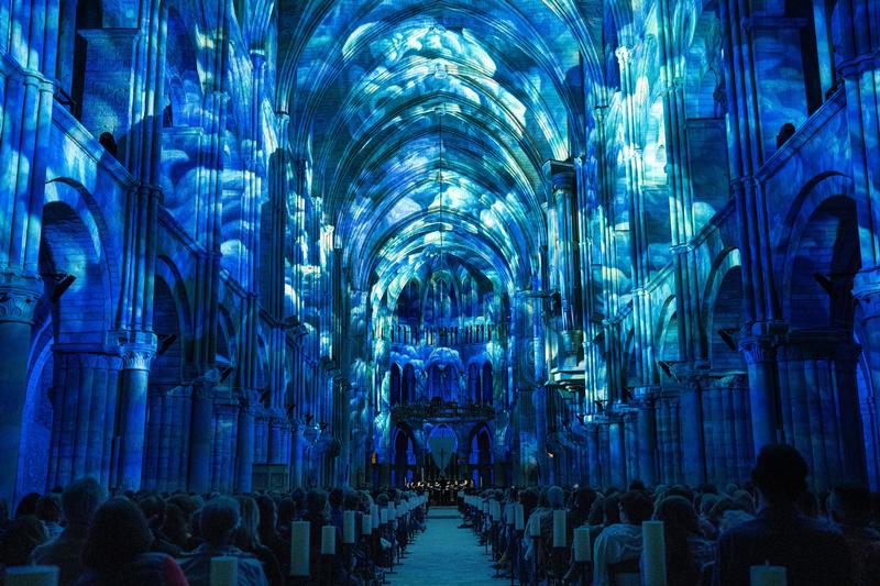 Die Lorenzkirche wird bei der Lichtshow LUMINISCENE zur immersiven Bühne