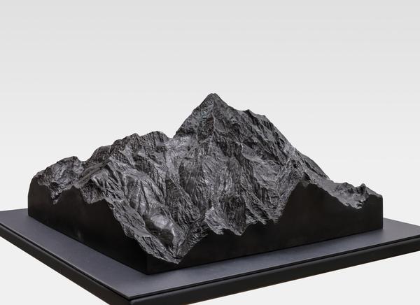 Sven Drühl, Machapuchare Eroded, 2021, 40x40x25 cm, Bronze 