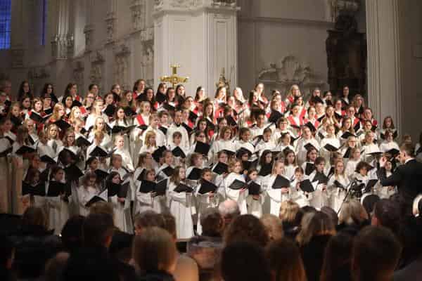 Das Konzert der Mädchenkantorei der Dommusik Würzburg findet im Würzburger Dom statt