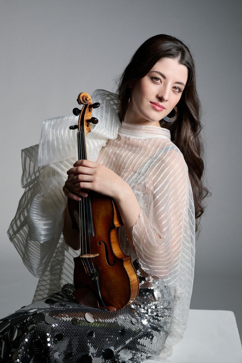 Maria Dueñas ist am 12. Dezember zu Gast