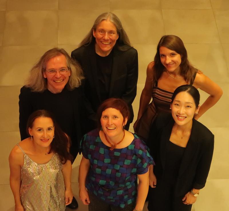 Sirka Schwartz-Uppendieck und ihr Ensemble mit der Komponistin und Dirigentin Yulim Kim