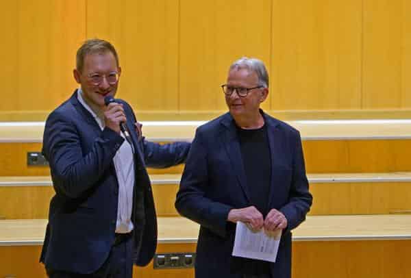 David Hanke bzw. David Hanke und sein Vorgänger Johannes Engels bei der Übergabe der künstl. Leitung bei den Würzburger Meisterkonzerten