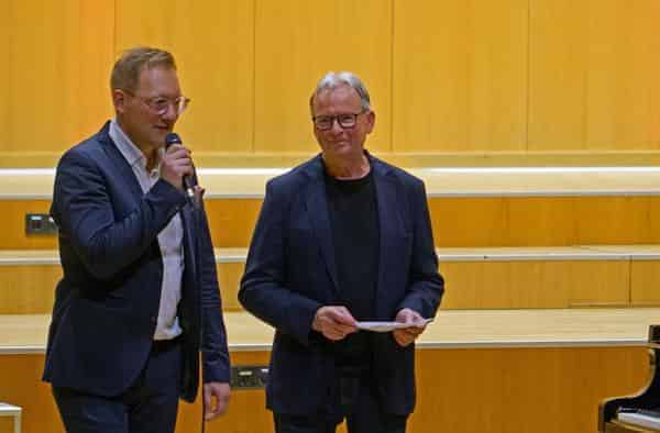 David Hanke bzw. David Hanke und sein Vorgänger Johannes Engels bei der Übergabe der künstl. Leitung bei den Würzb. Meisterkonzerten