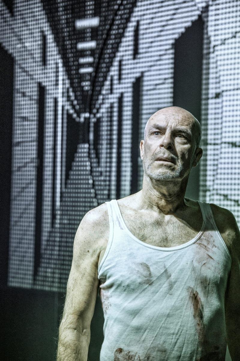 Das a.gon Theater München bringt „1984“ auf die Bühne des Stadttheaters Aschaffenburg