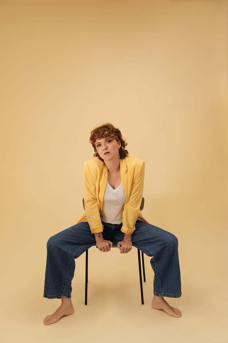 MIITCH begleitet den Abend in der Literarischen Buchhandlung musikalisch