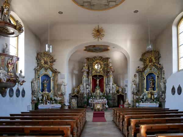 Innenraum der katholischen Pfarrkirche Viereth